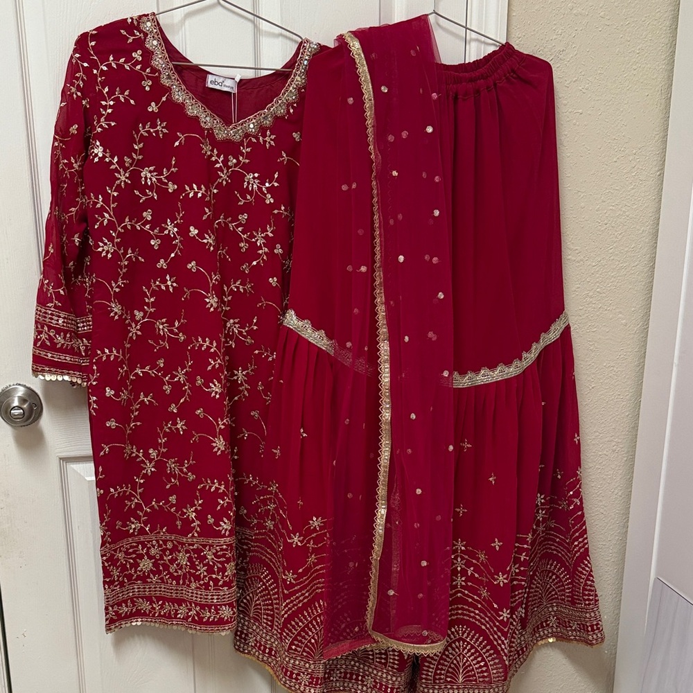 NWT Elegant dark pink and Gold Embroidered Dress Set